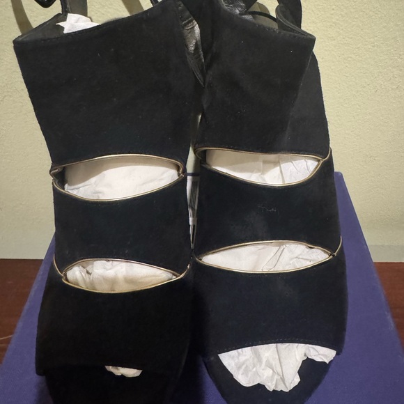 Stuart Weitzman Black Cutout Heels - Picture 4 of 4